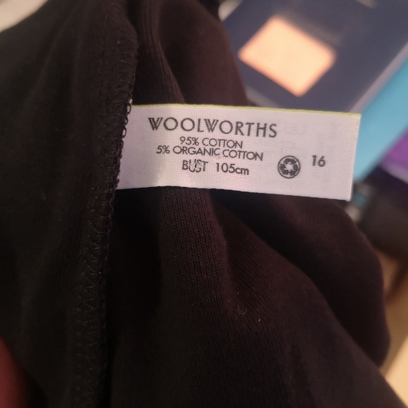3/$20 Woolworths short-sleeve cotton black t-shirt - Picture 4 of 5